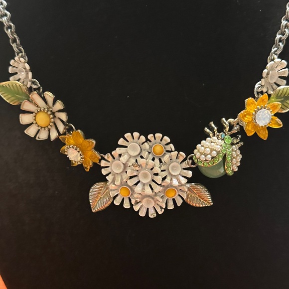 BETSEY JOHNSON NECKLACE - Picture 2 of 5